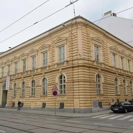 Central 2-room Souterrain Flat Apartment